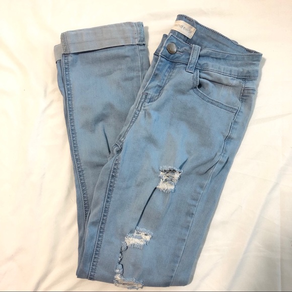 Fashion Nova Denim - Distressed Ripped Light Washed Jeans Fashion Nova Denim - Distressed Ripped Light Washed Jeans